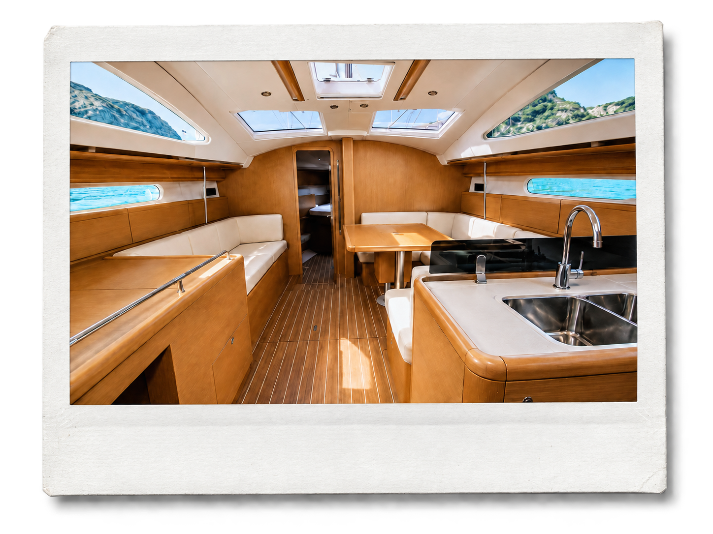 Салон и камбуз Jeanneau Sun Odyssey 45